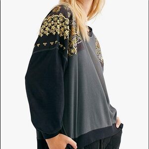 🍃🤩FREE PEOPLE🤩🍃 Feelin IT Tee